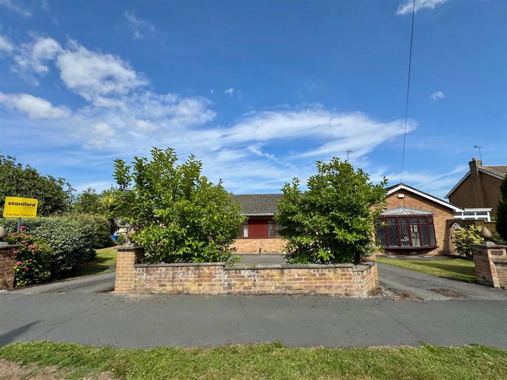 34-36 Elveley Drive i.jpg