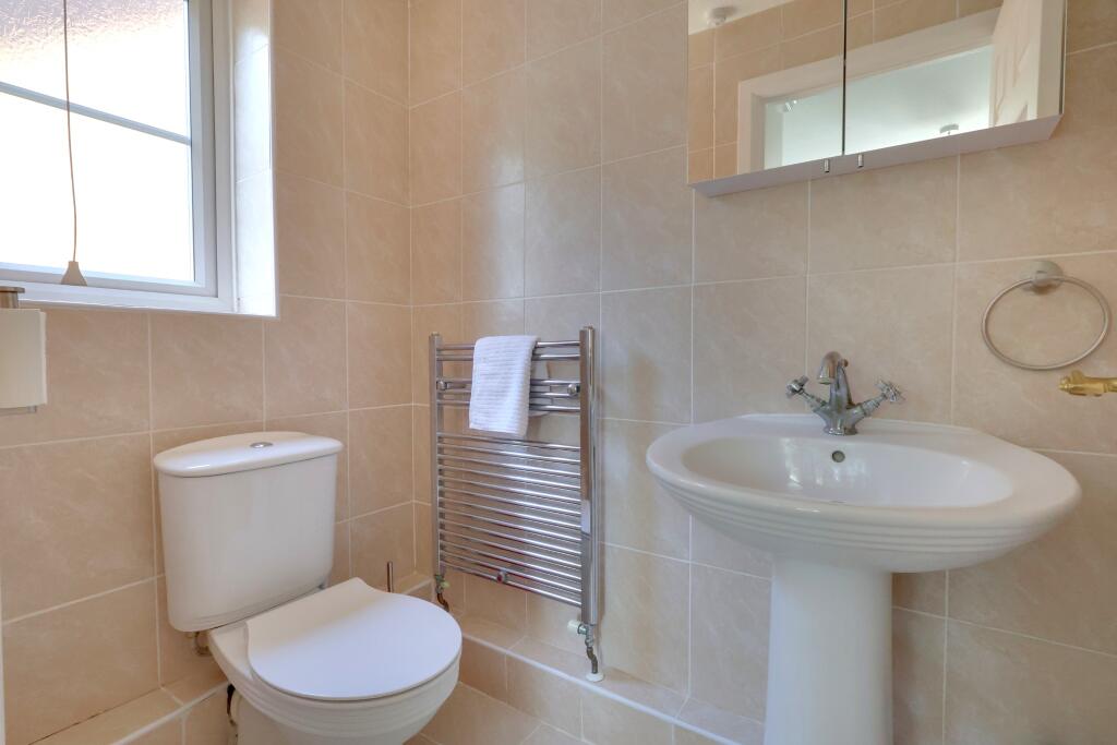 EN SUITE