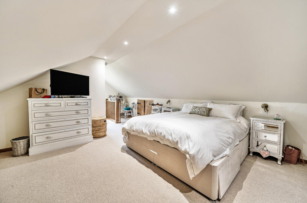 1297920-6-6830845...