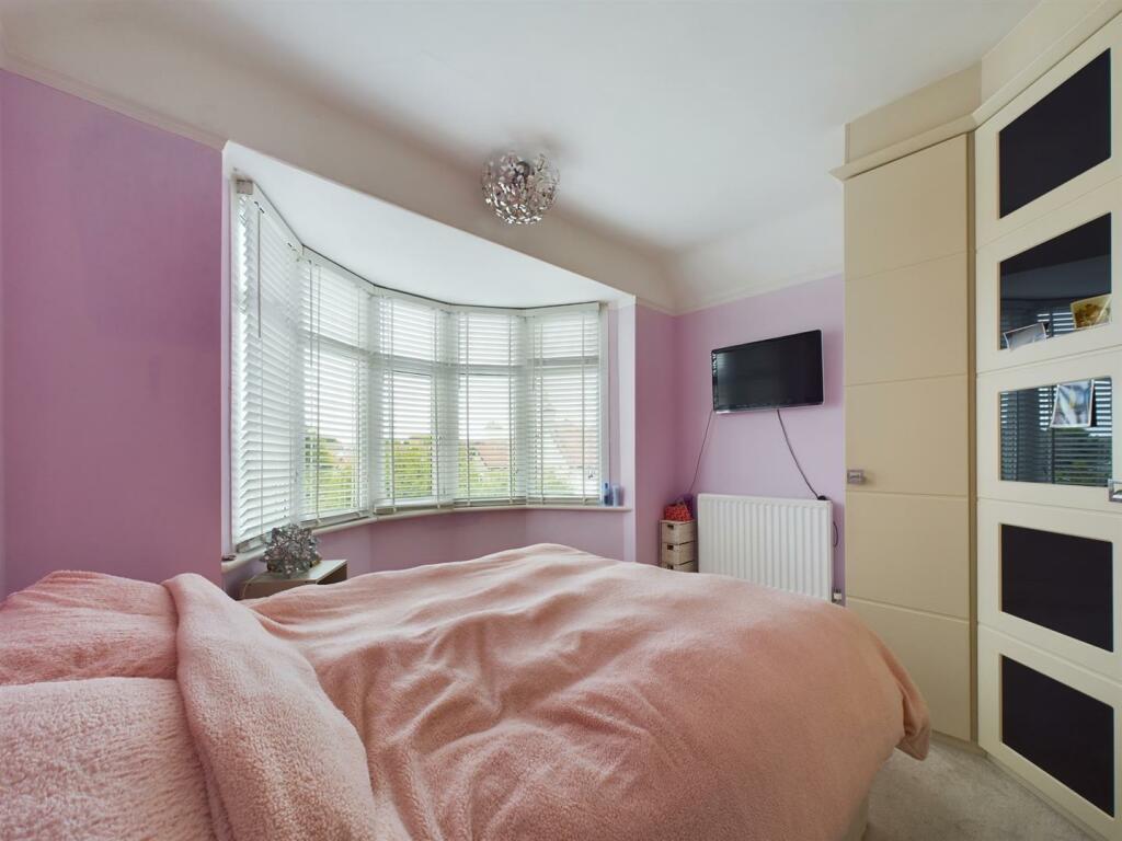 bed 1.jpg