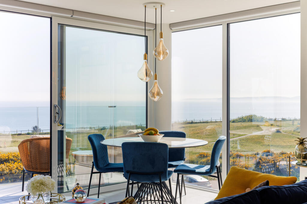 Dining Detail