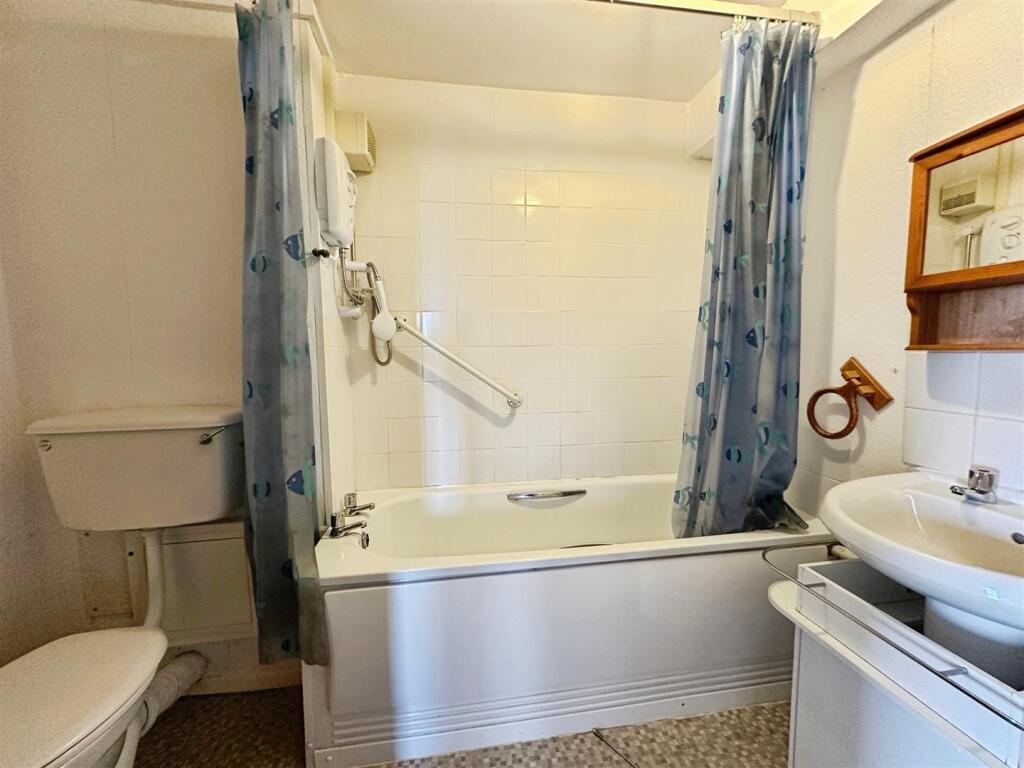 04a6f75a--40FD-96B5-CC1DCEDBCFB3-42499-000013FB180