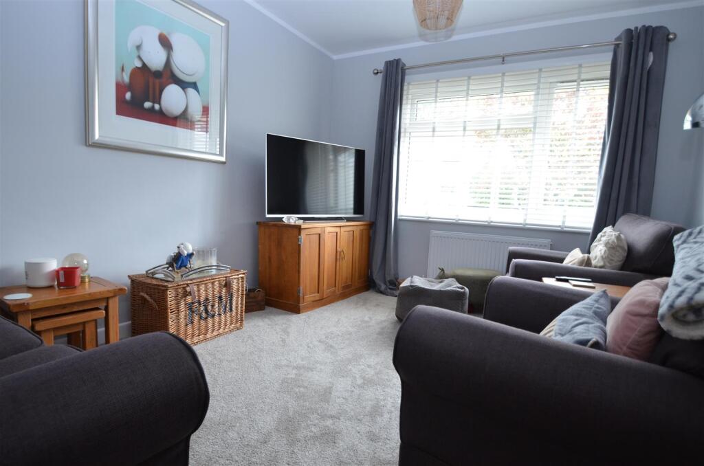 Lounge/Bedroom 4