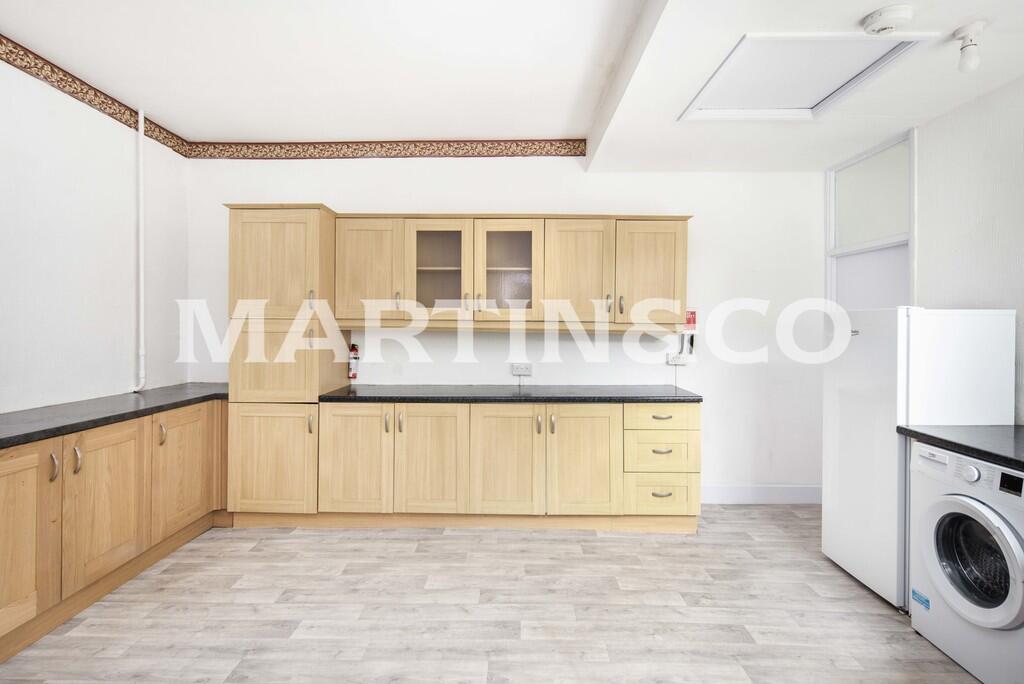 21_Kitchen