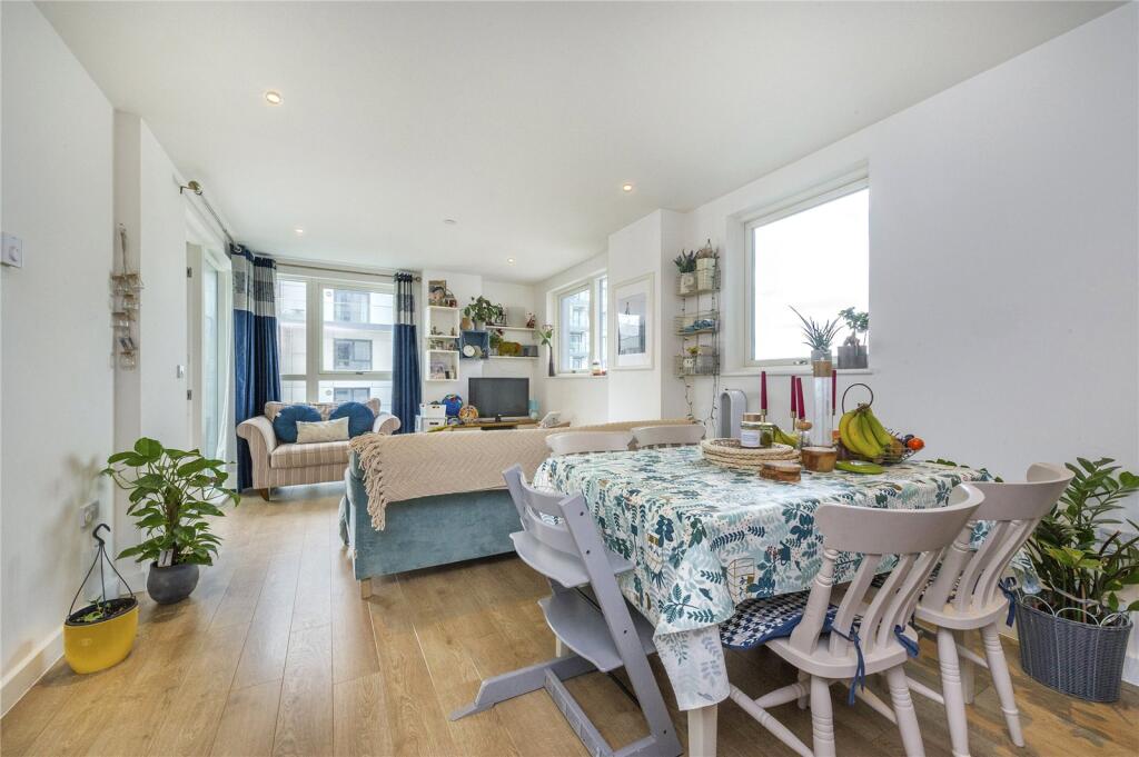 Reception/Kitchen