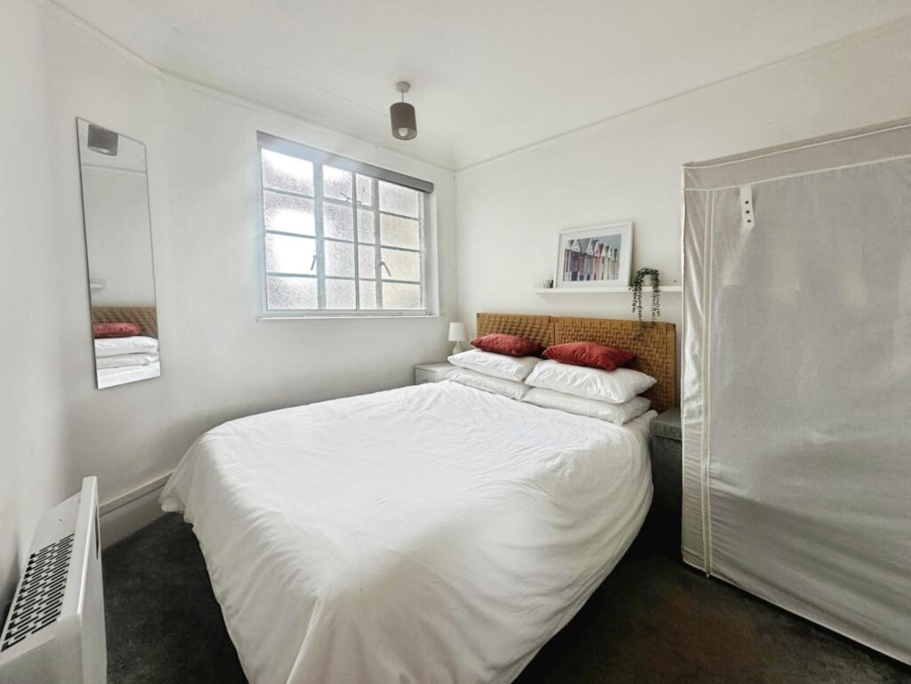 pbox-bedroom-330283.jpg