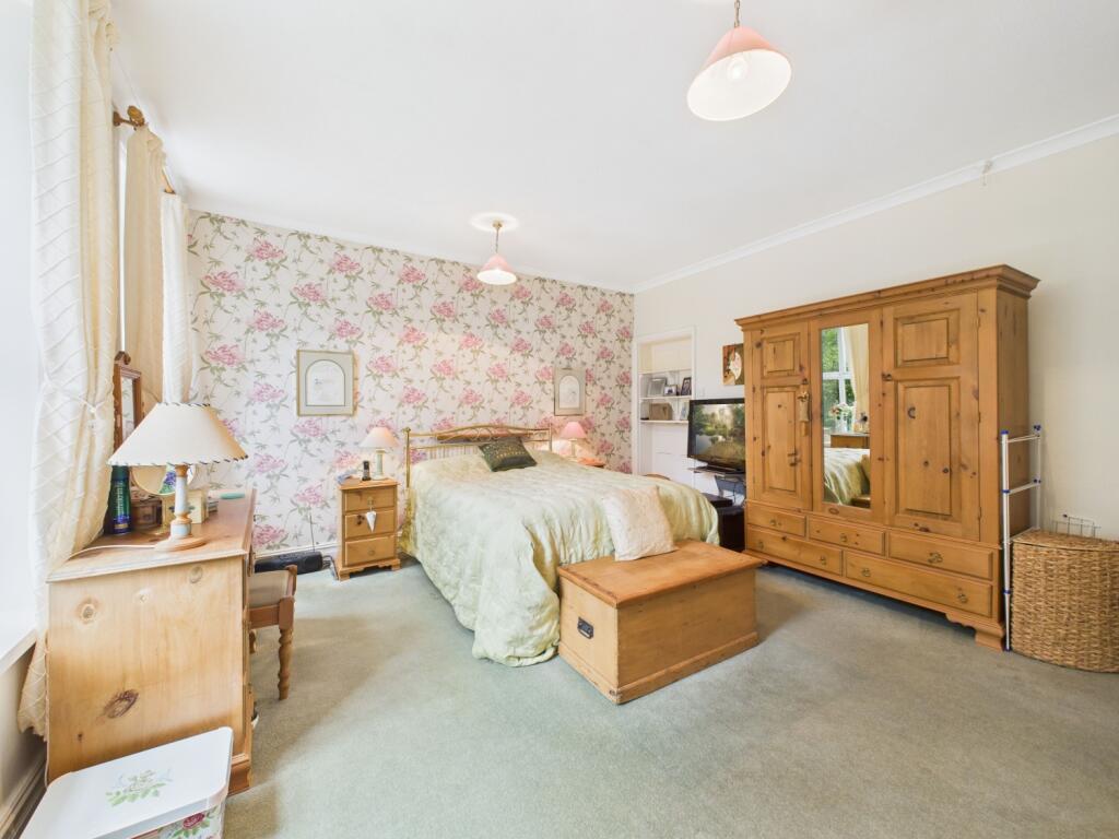 CAM02093G0-PR0056-STILL013