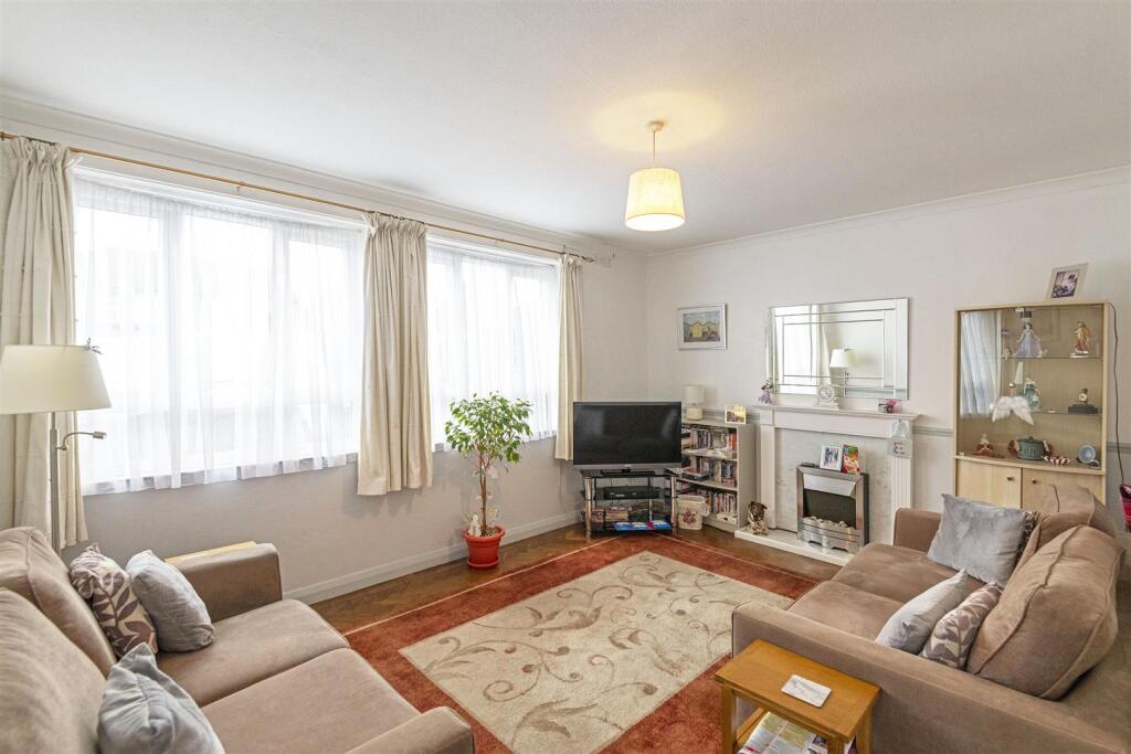 FRONT RECEPTION ROOM