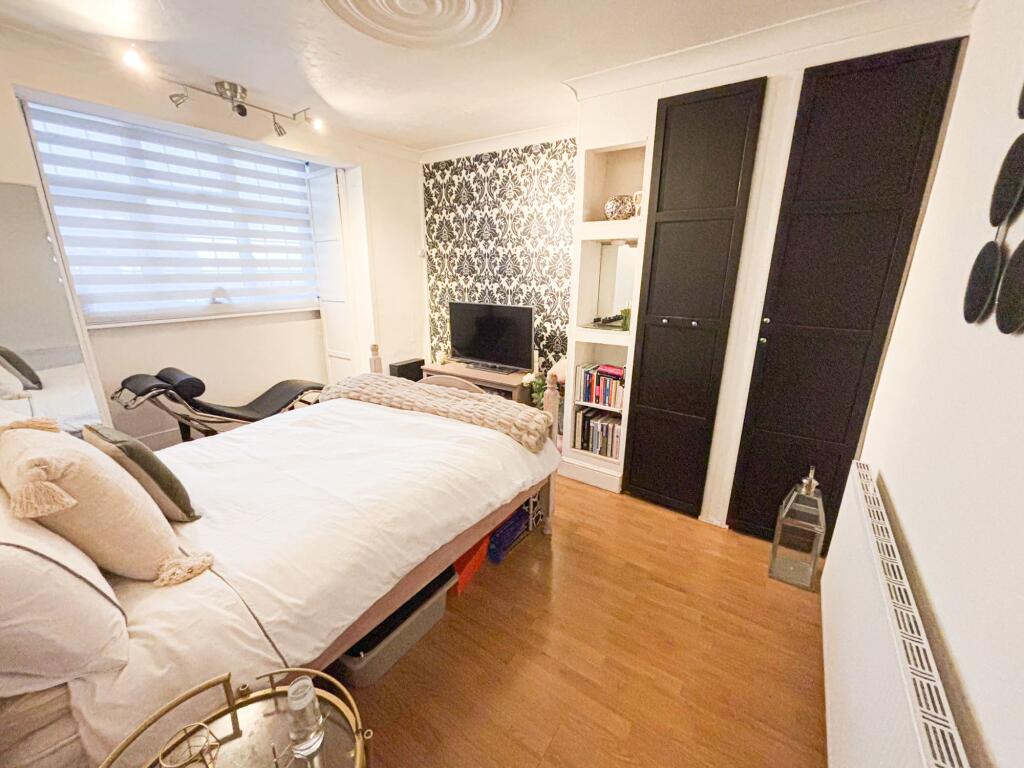 St Clair Close IG5