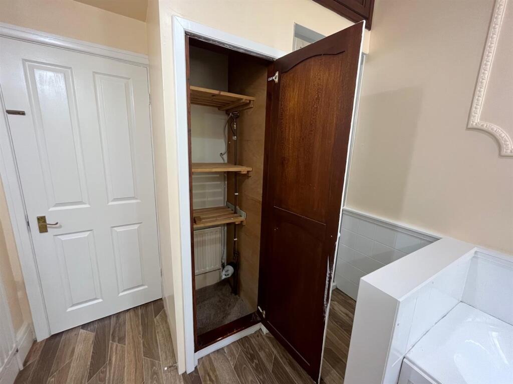 Cupboards (3).jpg