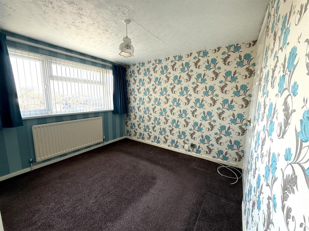 37 speechly bedroom one.jpeg