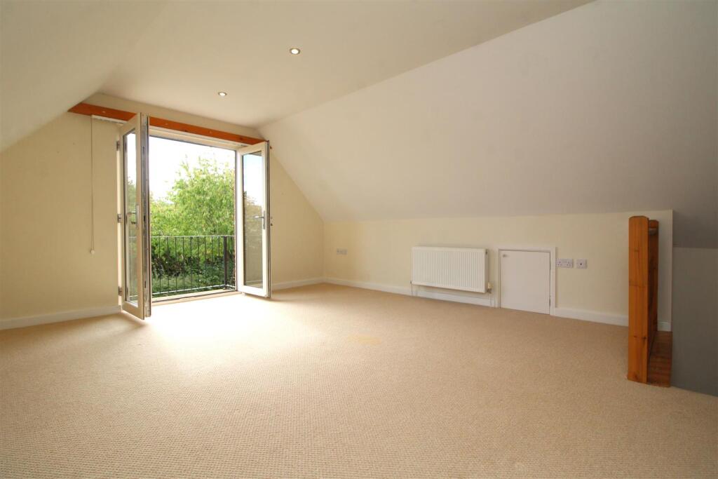 main bedroom.JPG