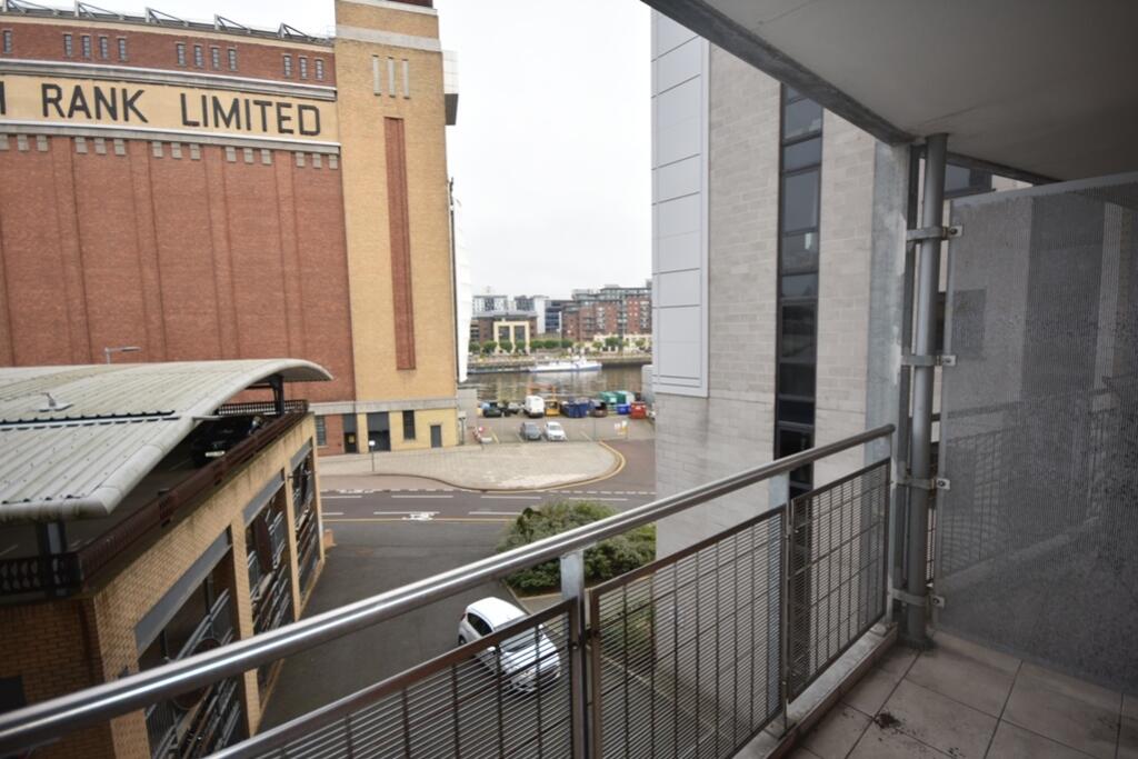 173 Baltic Quays photos7