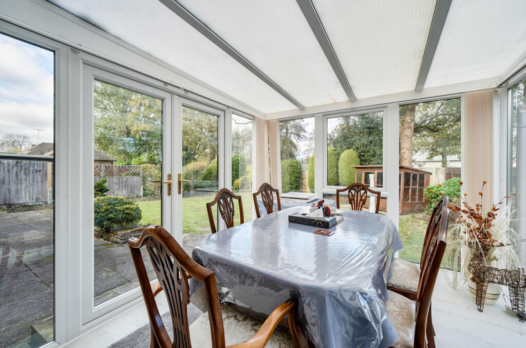 1383952-4-6925acd...