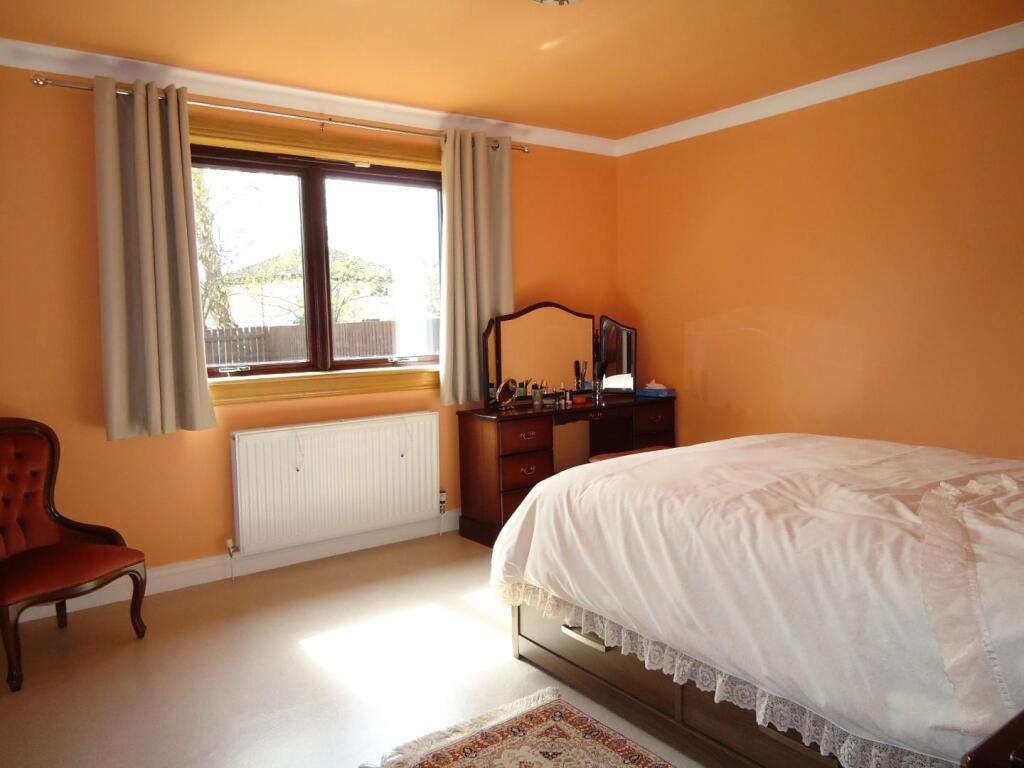 Master Bedroom a.JPG