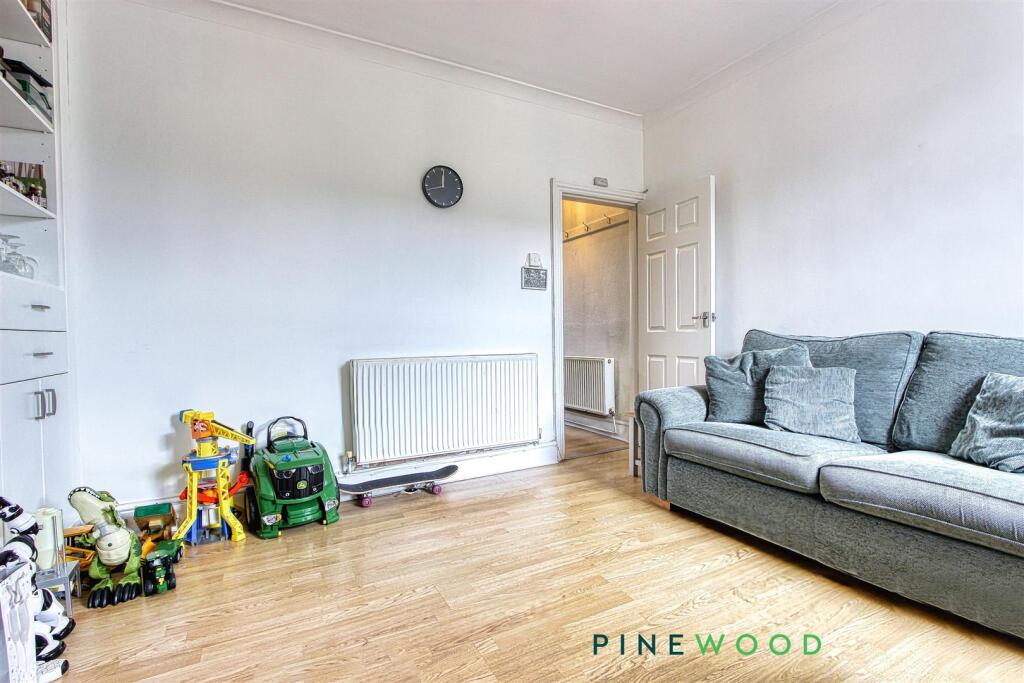 lounge - 2nd reception room