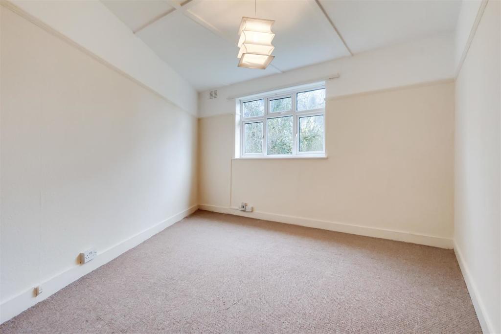 7_Master Bedroom-1.jpg