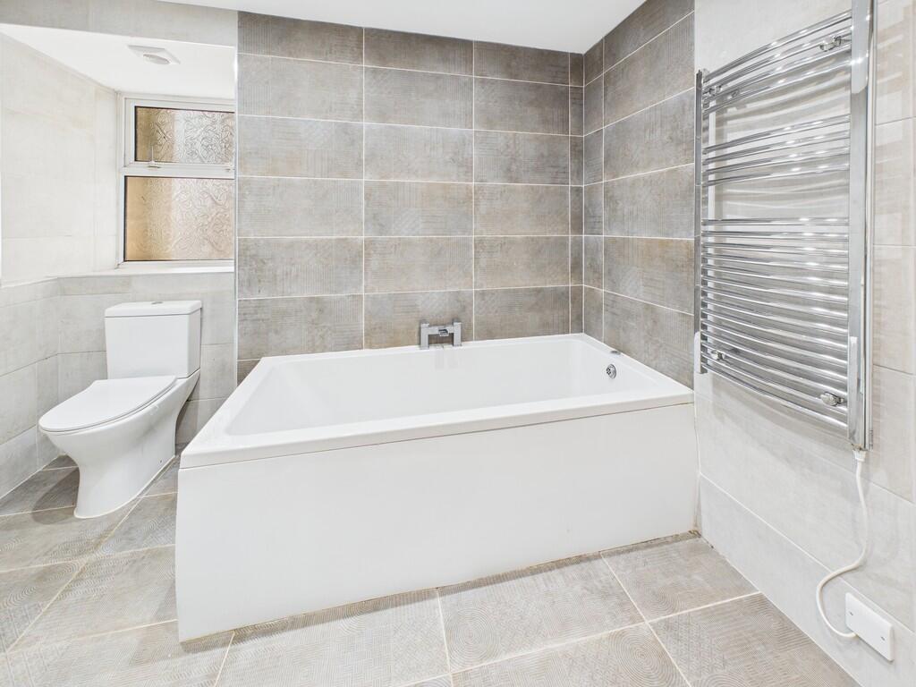 CAM05068G0-PR0012...