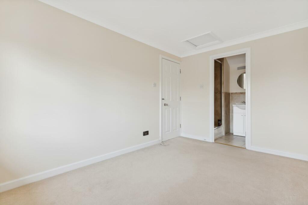 Top Floor Bedroom with En-Suite