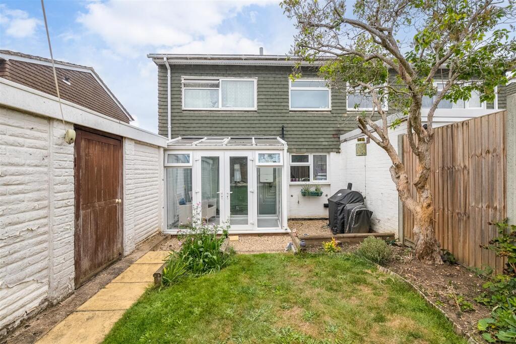 Romany Close 34-5.jpg