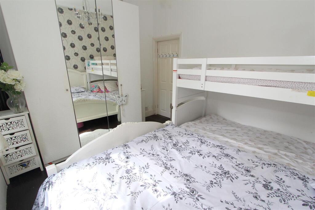 bedroom c.JPG