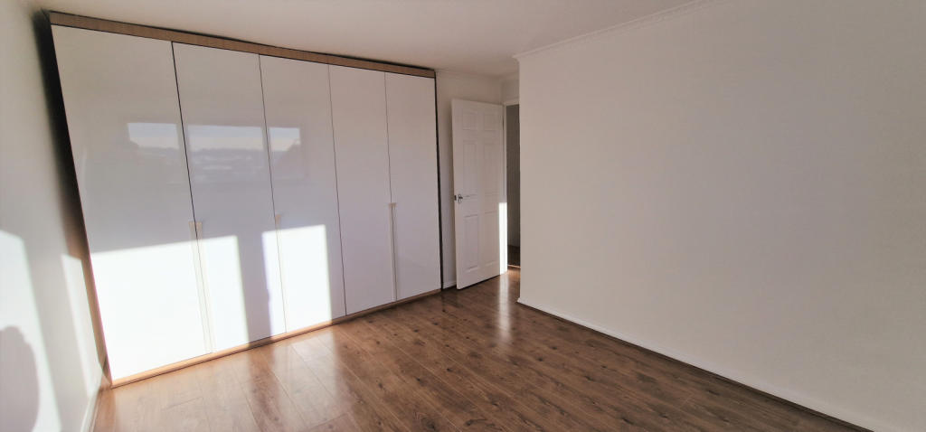 FRONT BEDROOM
