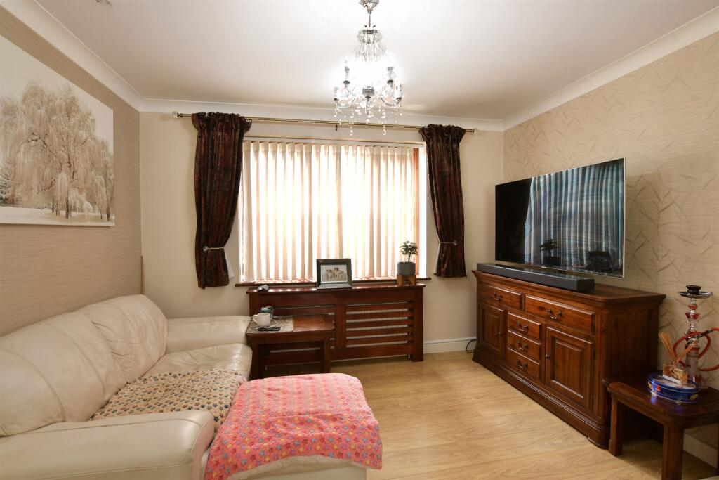 Lounge / Dining Room