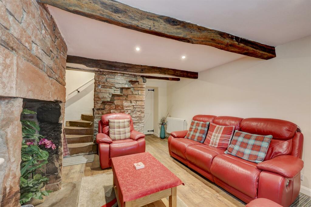 Living Room 3.jpg