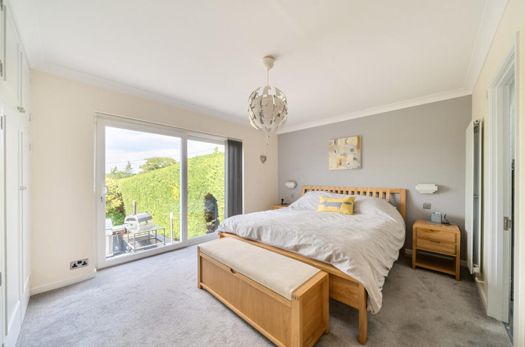 1296139-40-682f6b...