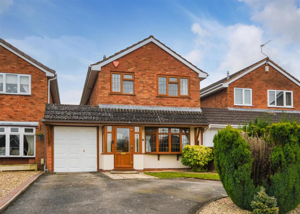 48 Millfields Way-Front.jpg