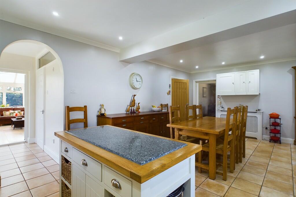 CAM01689G0-PR0418...