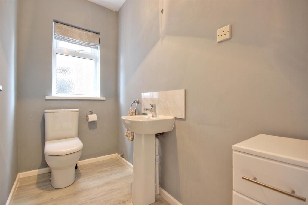 Lawns Garth (11).jpg