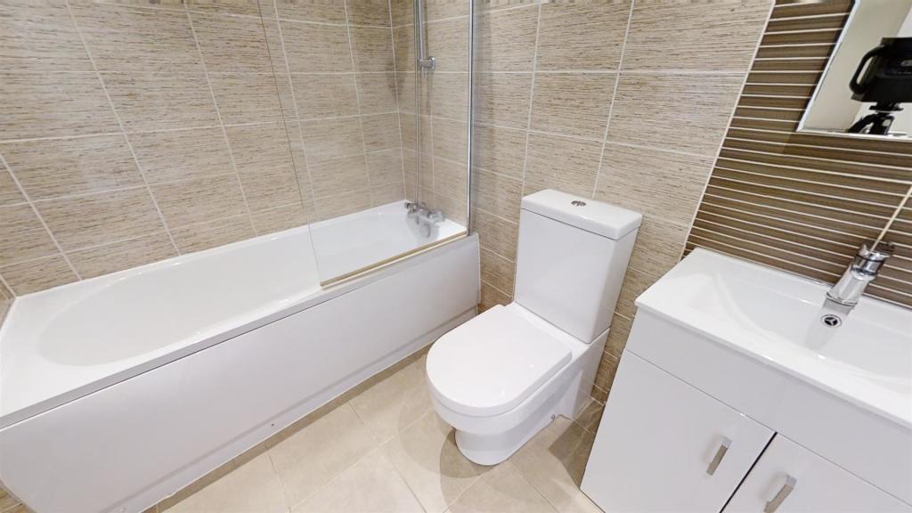 en suite 1 .jpg