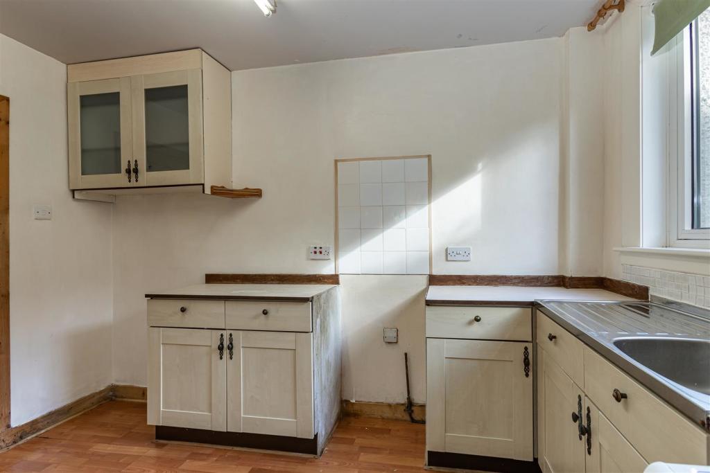60 Priors Walk Melrose 08.JPG
