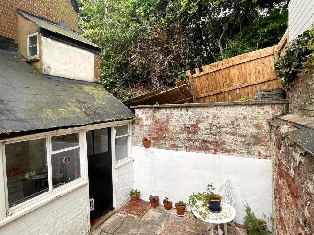 Rear Courtyard Garden