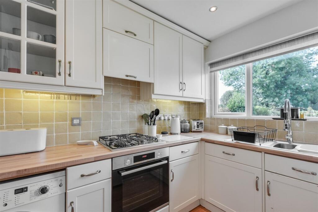 Kitchen_2.jpeg