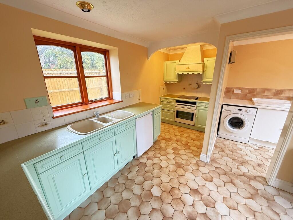 KITCHEN DINER 3