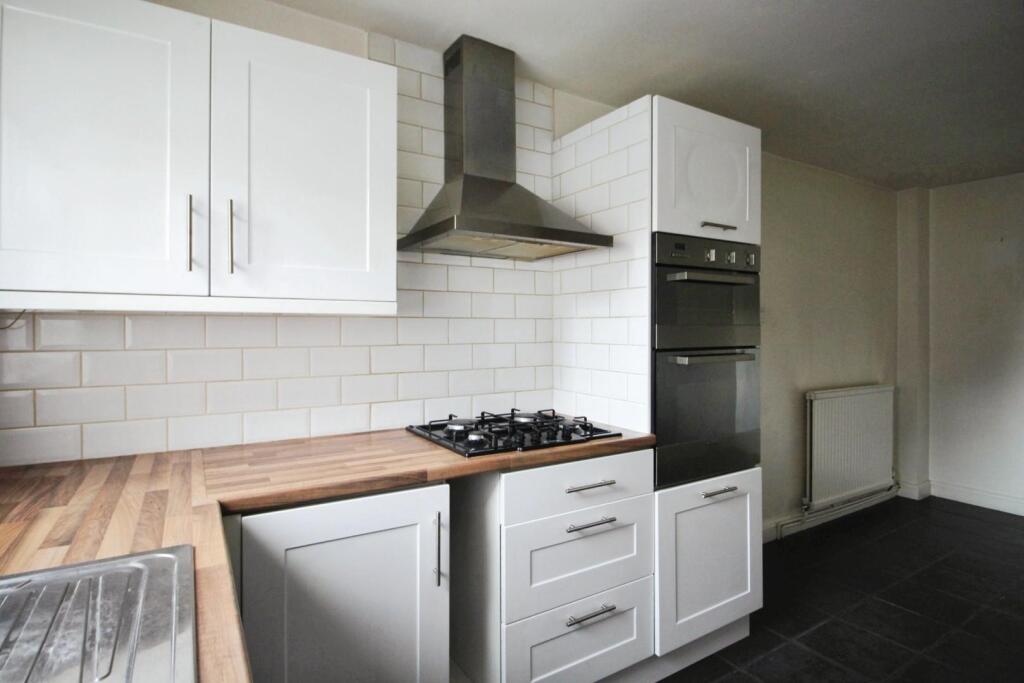 Kitchen 1.JPG