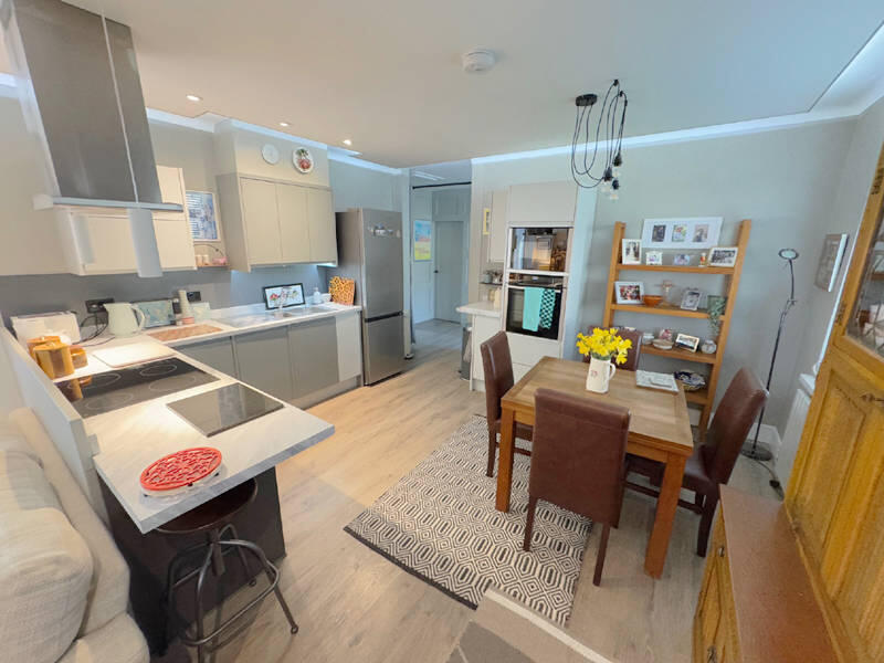 Dining Kitchen c