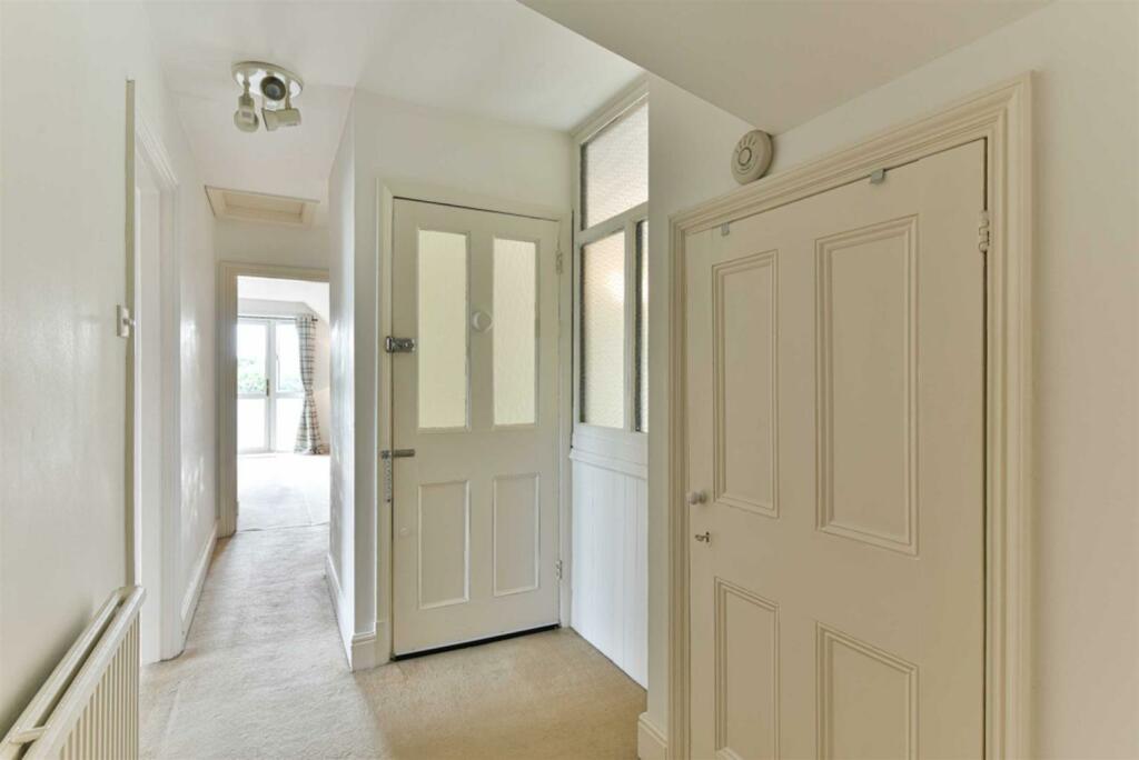Hallway.jpg