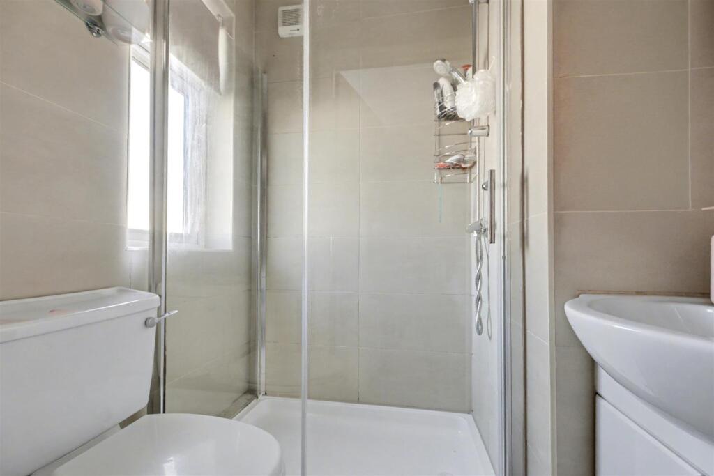 Ensuite.jpeg