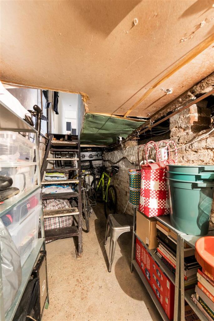 Lyndhurst Drive, E10