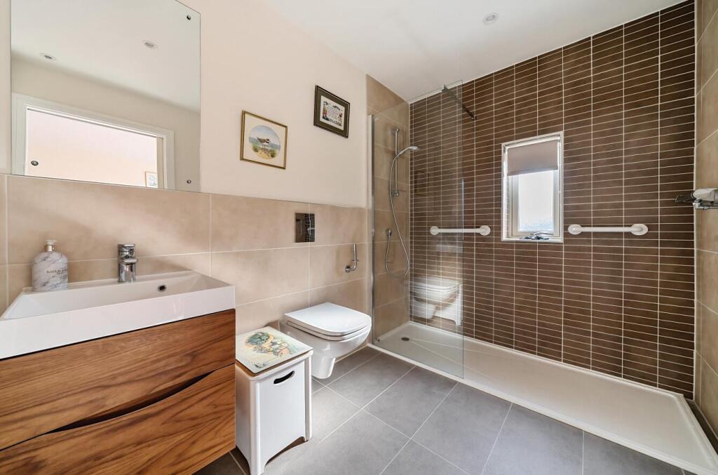 66f13e8f2afcc-l-1190170 (8).jpg