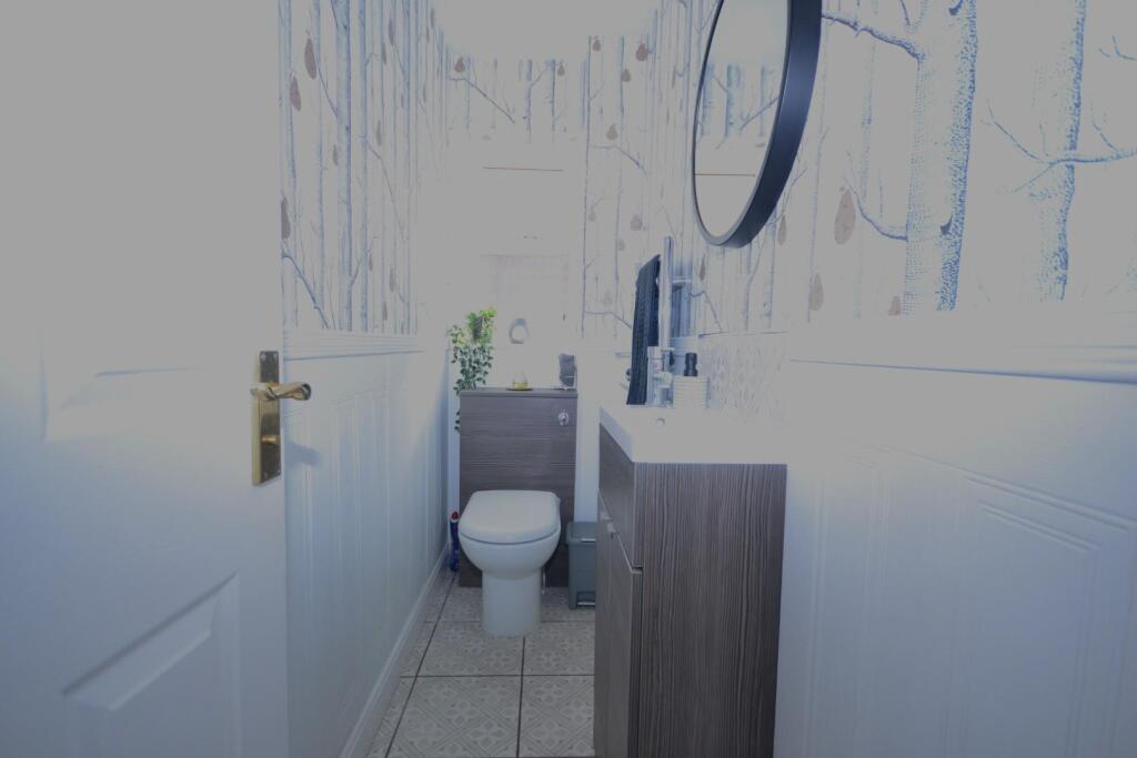 cloak room.JPG