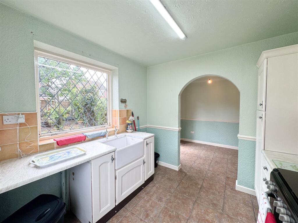 Kitchen 3.jpeg