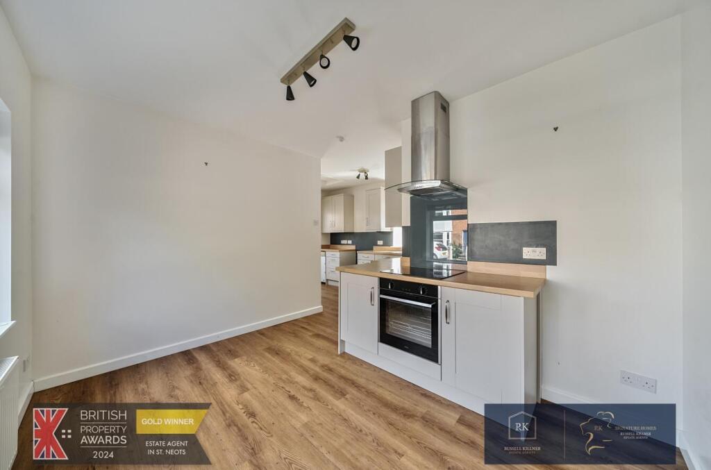 Kitchen/ Family Room.