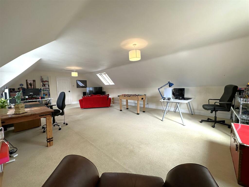Large Family/Reception Room 323