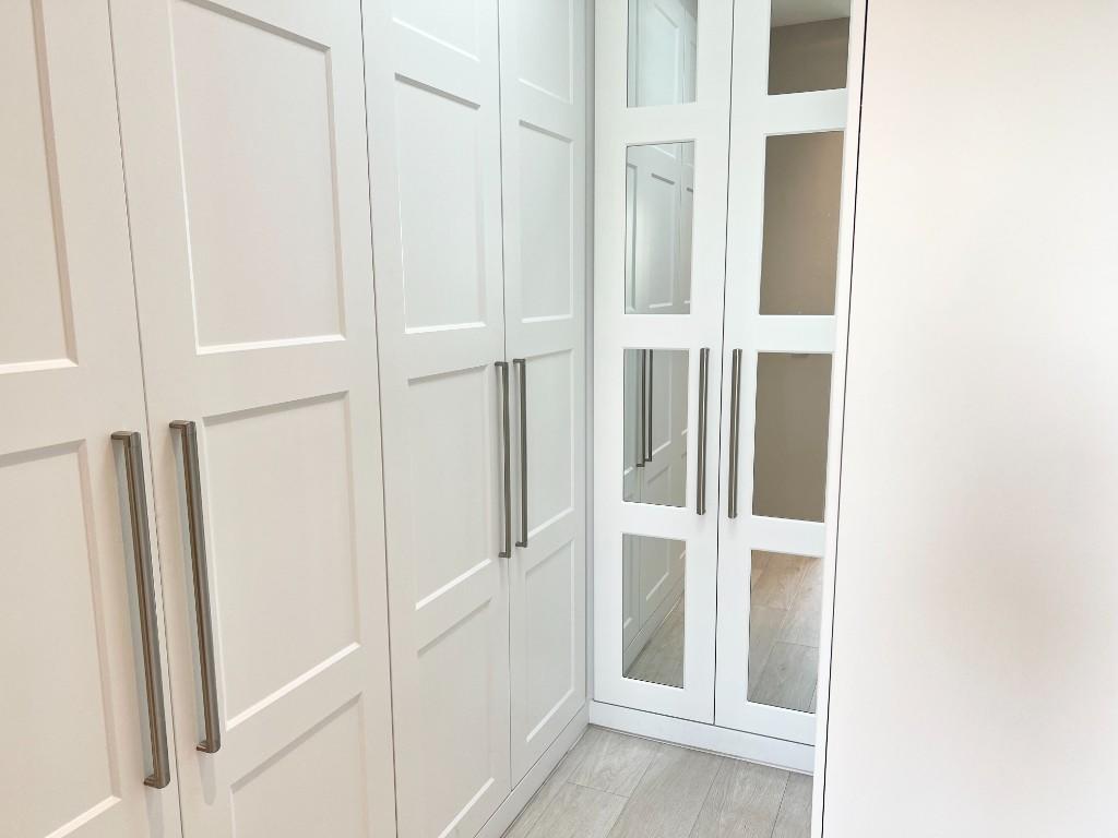 DRESSING ROOM