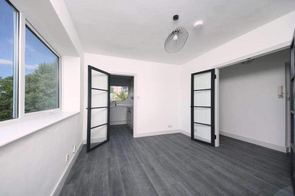 Gv- 27 Perivale Grange (8).jpg