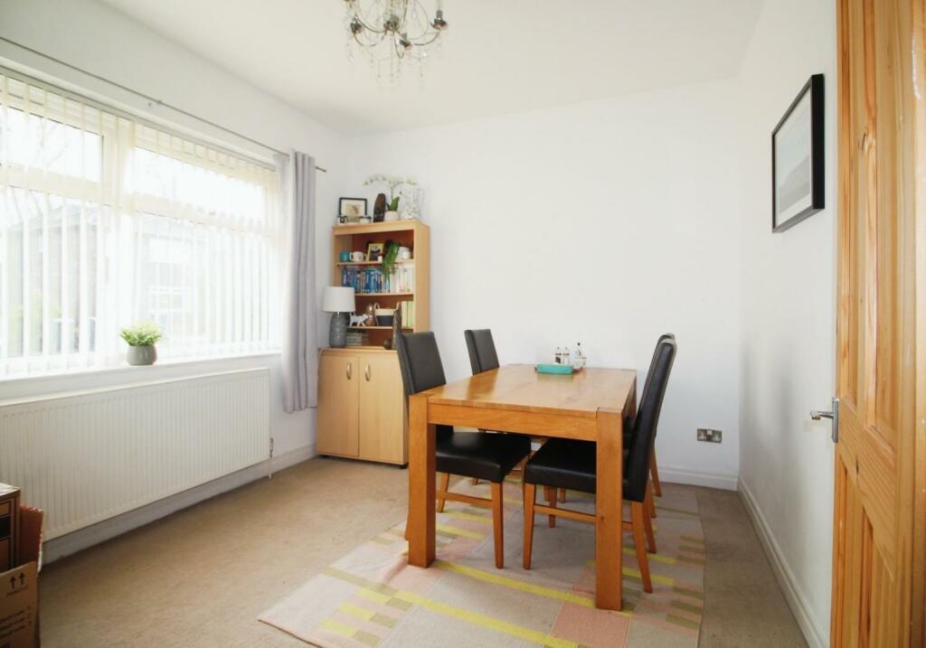 Dining RoomNEW.JPG